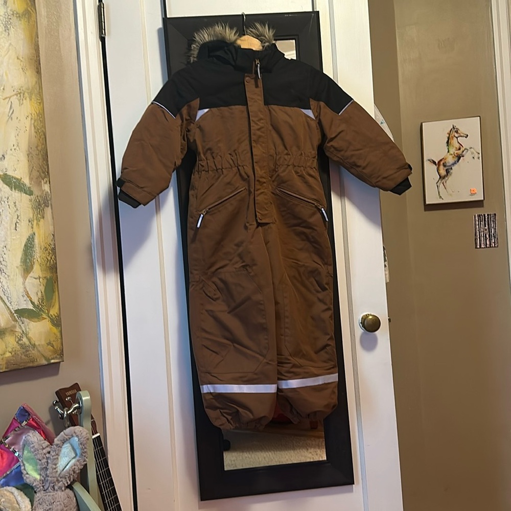 H&M One-Piece Snowsuit!! Boys size 4-6yr.